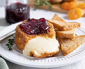 Queijo Brie Empanado com Geleia